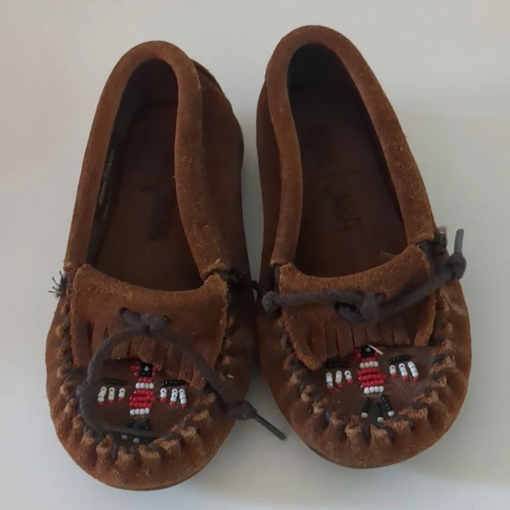 Minnetonka beaded thunderbird slip on Moccasin